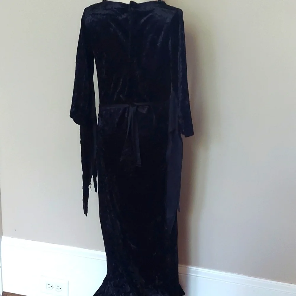 Officially Licensed Addams Family Girl's Morticia Costume + Wig - size